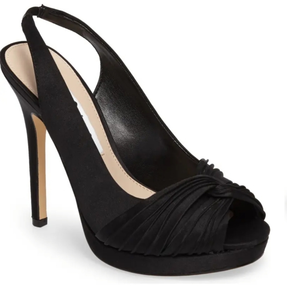 Like New Nina New York Women's black pumps size 6.…